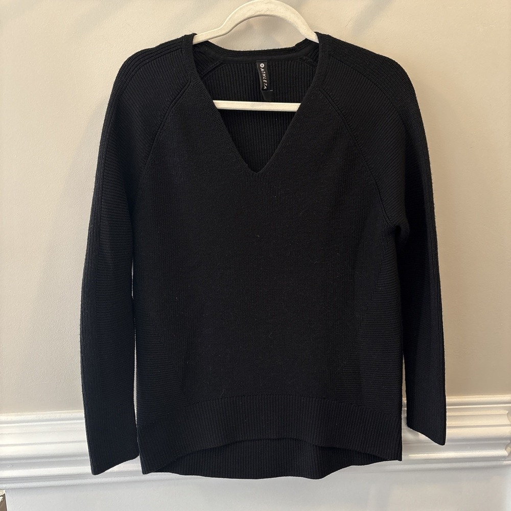 Athleta Hanover Refined V Neck‎ Sweater Size XS Black Merino Wool Cozy